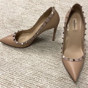 Authentic valentino heels studded / taupe color